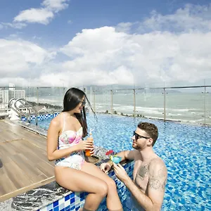 Halina And 4*, Da Nang Vietnam